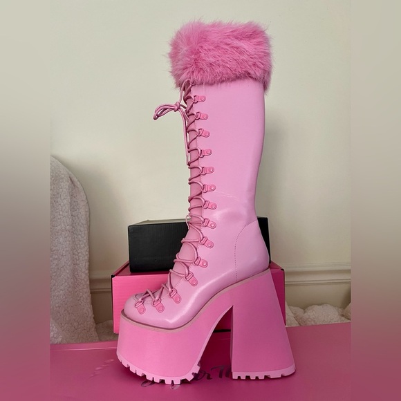 NIB Dolls Kill Sugar Thrillz Dollish Delight Platform Boots Faux Leather & Fur 💕 - Picture 1 of 16